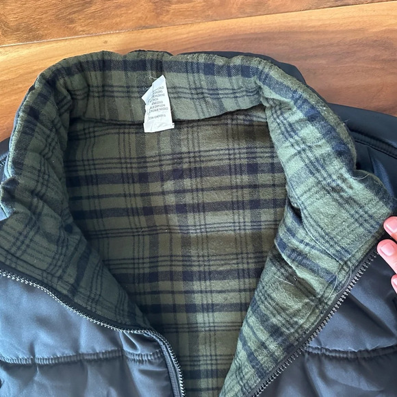 Gander Mntn Guide Series Reversible Black Puffer Vest and Plaid Flannel size XL - Picture 2 of 4